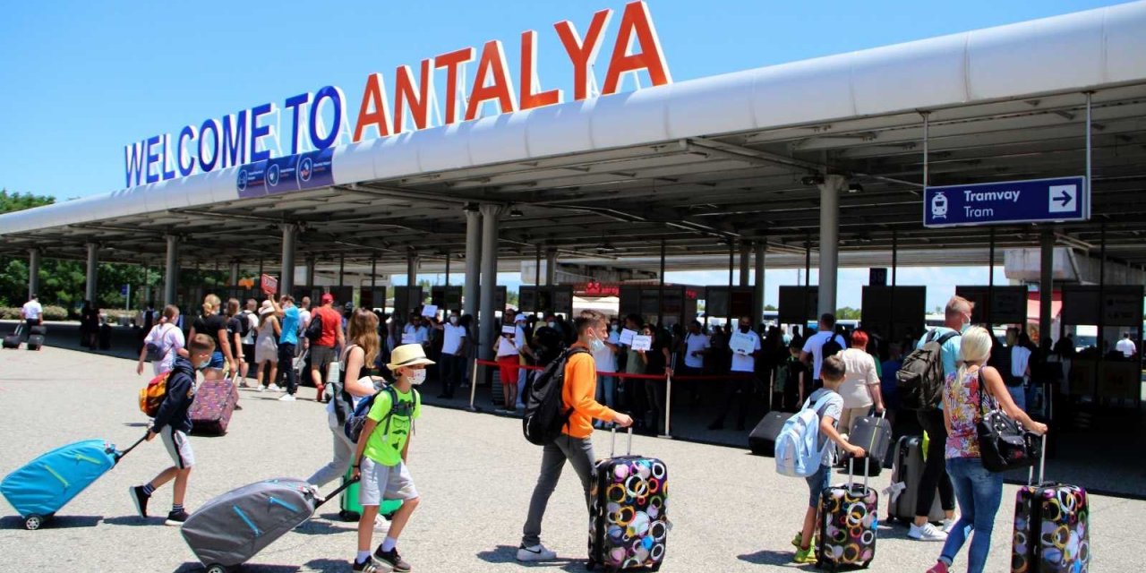 Antalya’ya Havayoluyla Gelen Turist Sayısı 7 Milyona Yaklaşıyor