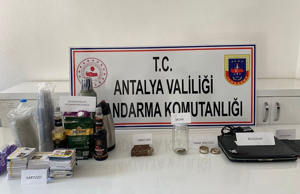 Kumluca’da uyuşturucu operasyonunda seyyar satıcı gözaltına alındı