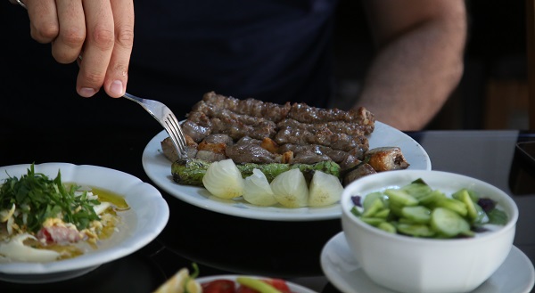 Antalya’nın katkısız lezzeti: Şiş köfte