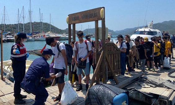 Antalya’da 160 düzensiz göçmen yakalandı
