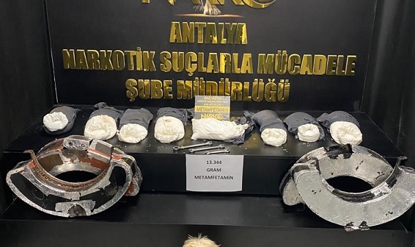 Antalya’da uyuşturucu operasyonunda 5 kişi yakalandı