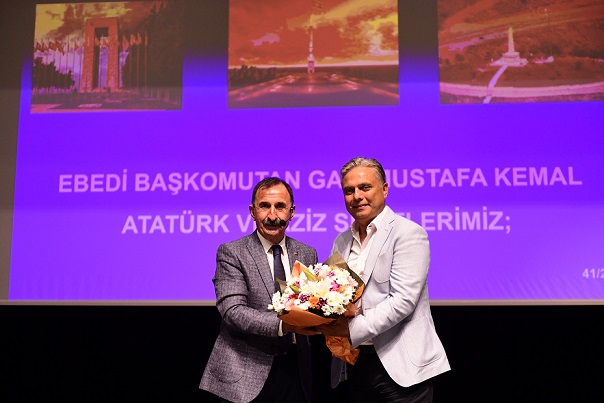 Başkan Uysal, “Neşet’i nasıl biliyorsak Bach’ı da öyle dinliyoruz”