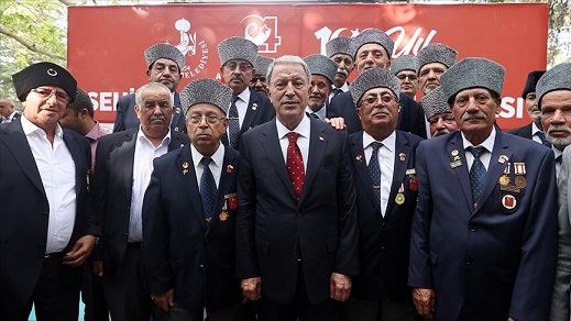 Milli Savunma Bakanı Akar, Konya’da şehit aileleri ve gazilerle bir araya geldi