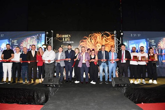 Antalya’da kozmetik ve kişisel bakım fuarı düzenlendi