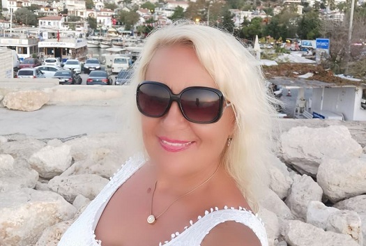 En Güzel Mutluluk İnsanın Kendini Sevmesiyle Başlar – Gülten Abacı Yazıları