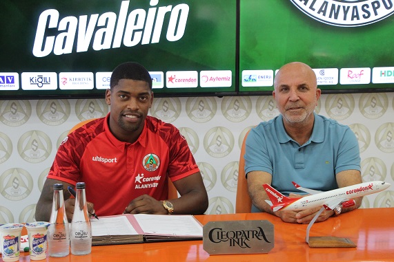 Alanyaspor, Fulham’dan İvan Cavaleiro’yu bir yıllığına kiraladı