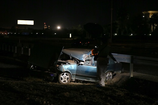 Antalya’da otomobilin çarptığı yaya hayatını kaybetti, araçtaki 3 kişi yaralandı