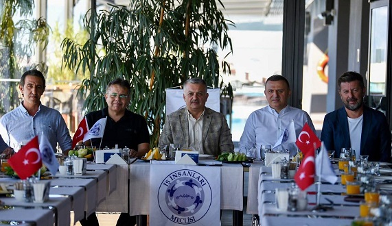 Yazıcı: “Çocuklarımız iyi insan olamazlarsa iyi bir doktor, iyi bir mühendis olamazlar”