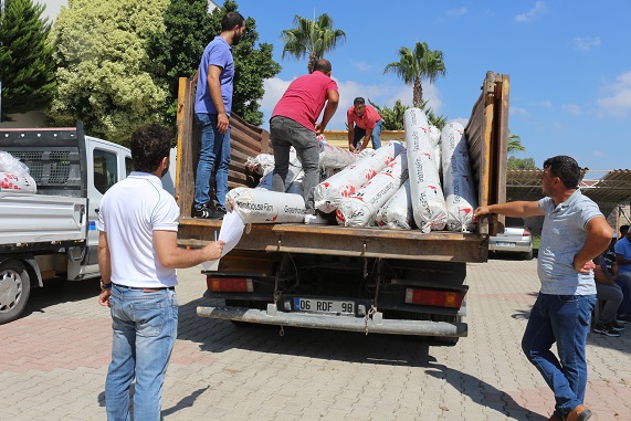 Büyükşehir’den Serikli çiftçilere sera naylonu desteği