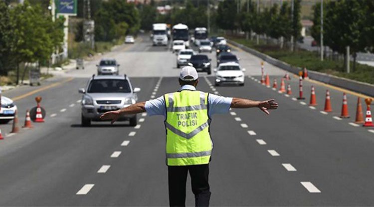 Sürücüler Trafik Polislerinin Radarına Takıldı