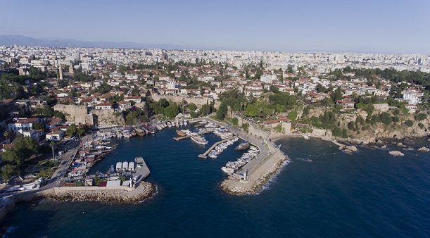 Kaleiçi hikayelerini anlatıyor