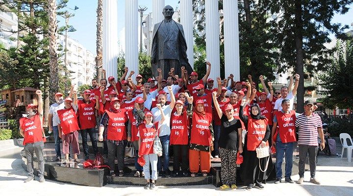 Kumluca Belediyesinde işçilerin grevi devam ediyor
