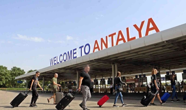 Antalya’ya gelen turist sayısı 11 milyonu geçti