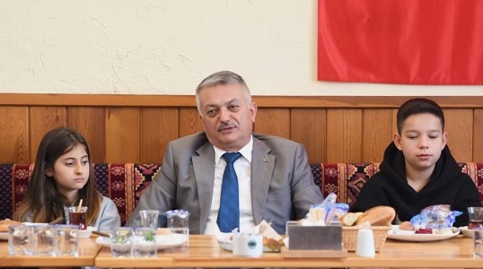 Vali Yazıcı: güzel bir insan yetiştirmek bu dünyadaki en fevkalade şey