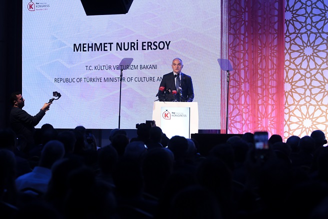 Bakan Ersoy, Antalya’da “FVW Travel Talk Kongresi”nin açılışında konuştu
