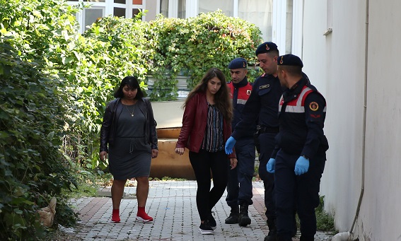 Alanya’da apartmanın 5. katından poşet içerisinde yeni doğan bebek atıldı