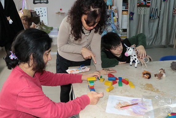 Özel eğitim öğretmenleri hayatlarını “özel” çocuklara adıyor