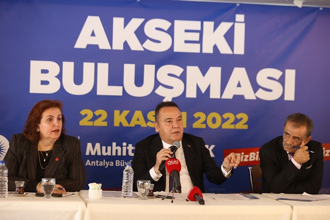 Başkan Böcek Akseki’de muhtarları dinledi