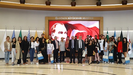 Büyükşehir Berlin’den gelen gençleri ağırladı