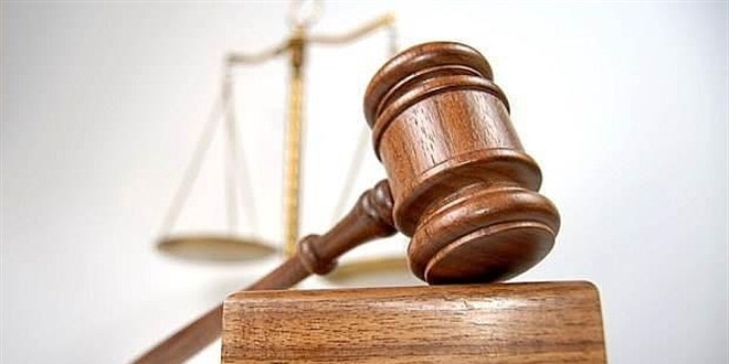 Bıçaklanıp çatıdan atılarak öldürüldüğü öne sürülen kişinin eşi ve kayınbiraderi yargılanıyor