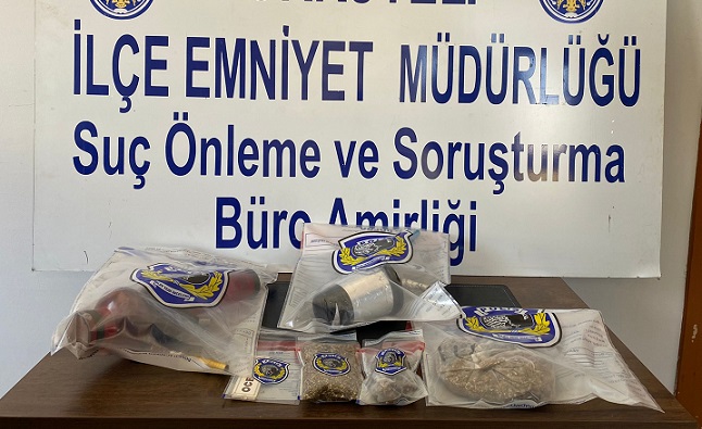 Korkuteli’nde Polisten Kaçan Araçtan Uyuşturucu Çıktı
