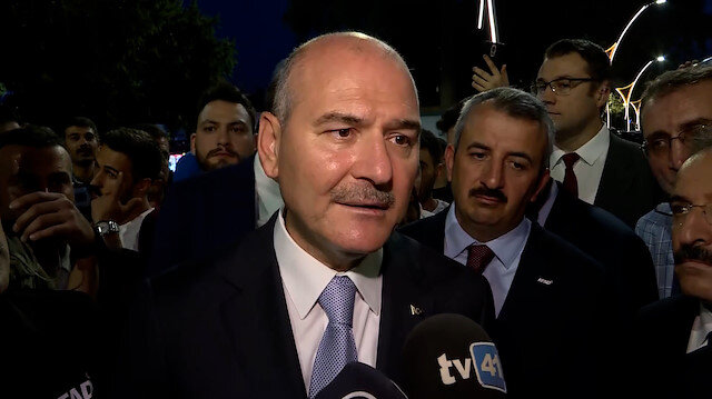 Bakan Soylu, 4,9 büyüklüğünde depremin meydana geldiği İzmir’de konuştu