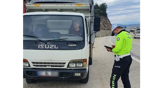 Trafik Kurallarına uymayan sürücülere ceza kesildi