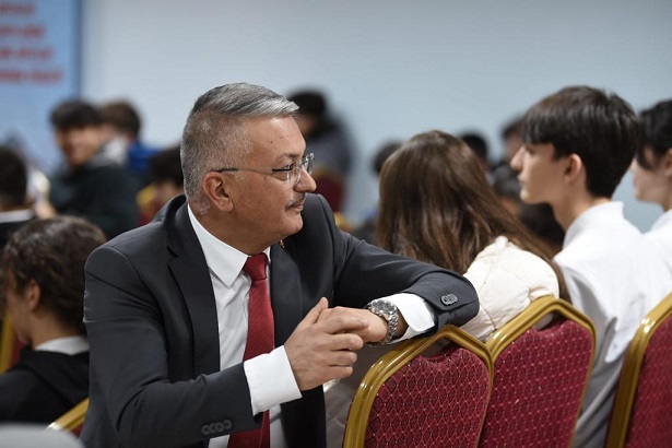 Vali Yazıcı 60’ıncı Okul Ziyaretini Gerçekleştirdi