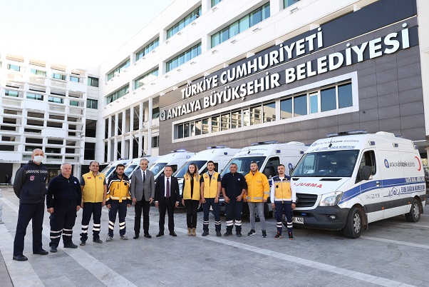 Sağlık ordusuna iki yeni ambulans