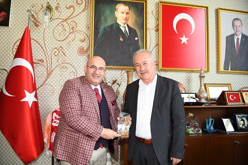 Başkan Şahin 2022 Yılının Belediye Başkanı Seçildi