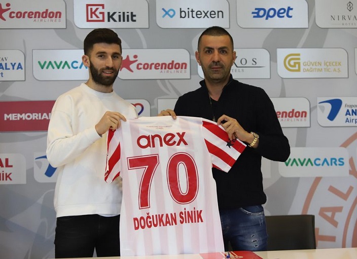 Doğukan Sinik yeniden Antalyaspor’da