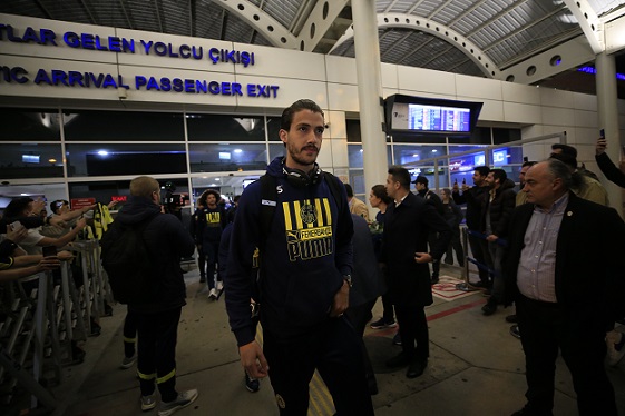 Fenerbahçe kafilesi, Antalya’ya geldi