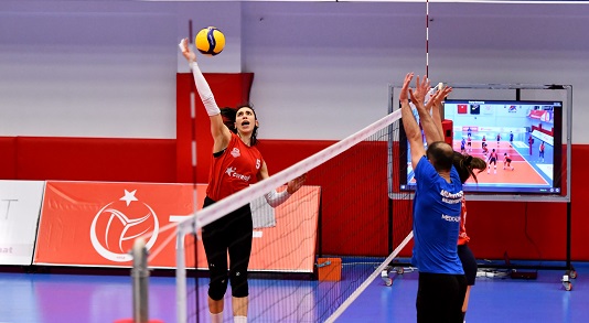 Sultanlar, kritik virajda