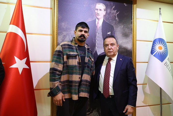Başkan Böcek: ‘Cengizhan Şimşek oğlumun yanındayım’
