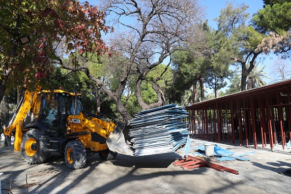 Karaalioğlu Parkı içerisindeki izinsiz yapılar yıkılıyor