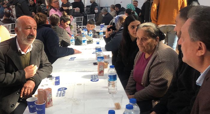 CHP’li Özer: Turizm Sezonu Yaklaşıyor, Otellerdeki Depremzedeler Sokakta Kalabilir