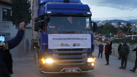 Depremzede Vatandaşlarımızın Yaralarını Birlikte Sarıyoruz