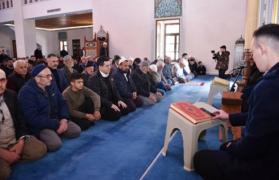 Kepez’de depremde hayatını kaybedenler için Kur’an-ı Kerim tilaveti okundu