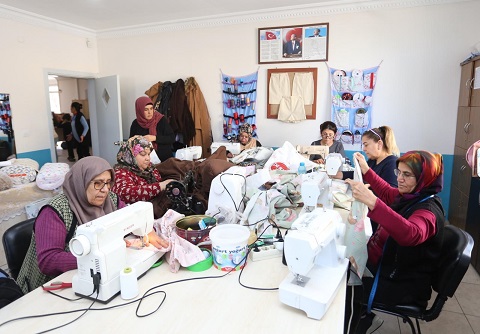 Kepez’den deprem bölgesine kadın desteği