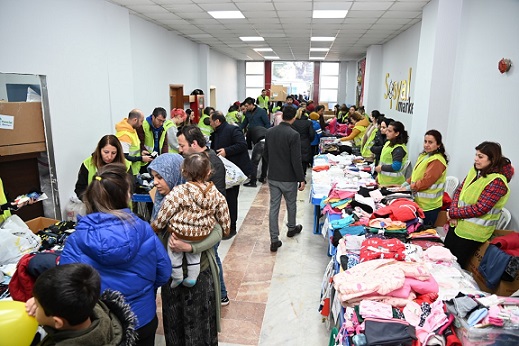 Manavgat Belediyesi Deprezedeleri Yalnız Bırakmıyor