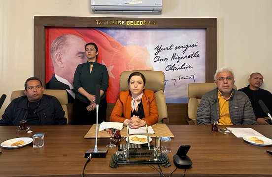 Finike Belediyesi’nden Müteahhitlere Deprem Risk Bilgilendirme Toplantısı