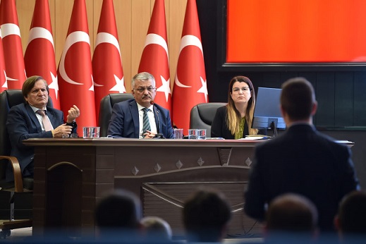 Vali Yazıcı Koltuktan Güç Alan Değil, Değer Katan Olmalıyız