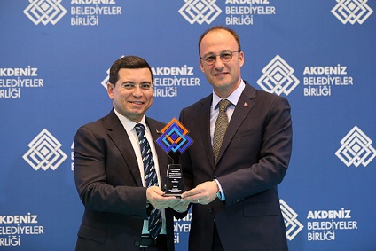Kepez Belediyesi’nin ‘Gezici Kadın Sağlığı Merkezi’ne ödül