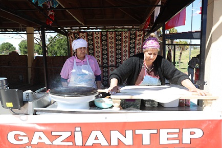 Antalya Büyükşehir’den, Gaziantep esnafına destek