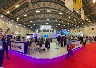 Bodrum Standında Protokol Üyeleri Ve Turizmciler Bir Arada