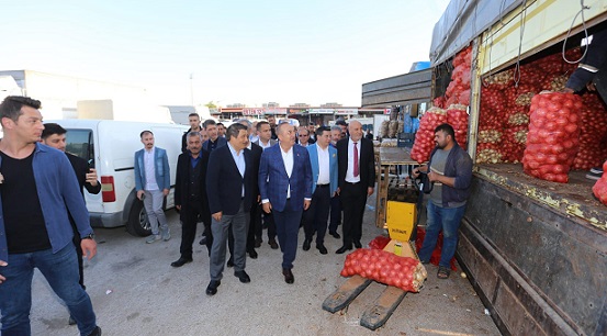Tütüncü, Bakan Çavuşoğlu ile hal esnafıyla buluştu