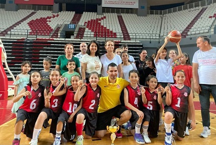 Küçük basketbolcular lig ikincisi