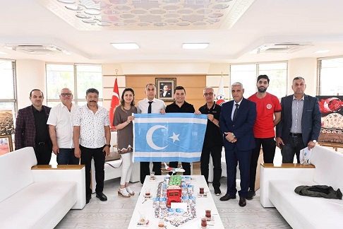 Irak Türklerinden Tütüncü’ye Ziyaret