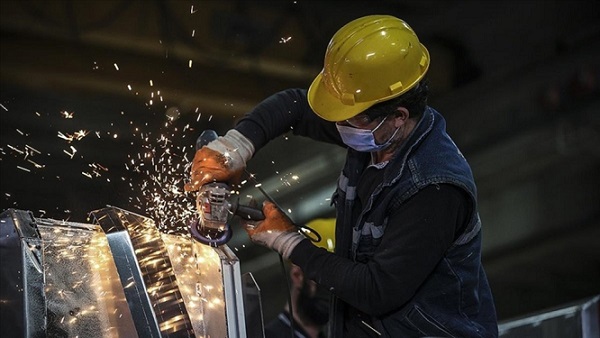 Sanayi üretimi nisan ayında azaldı