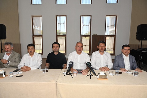 Bakan Ersoy, Kepez’de mahalle muhtarlarıyla buluştu